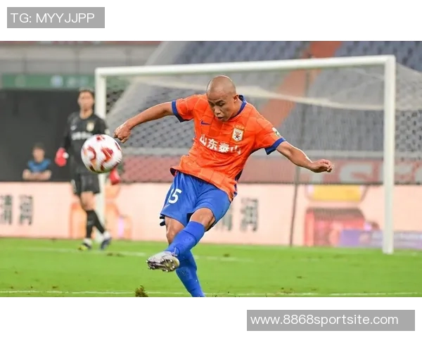 中超联赛第28轮山东泰山迎战上海海港争夺关键积分之战